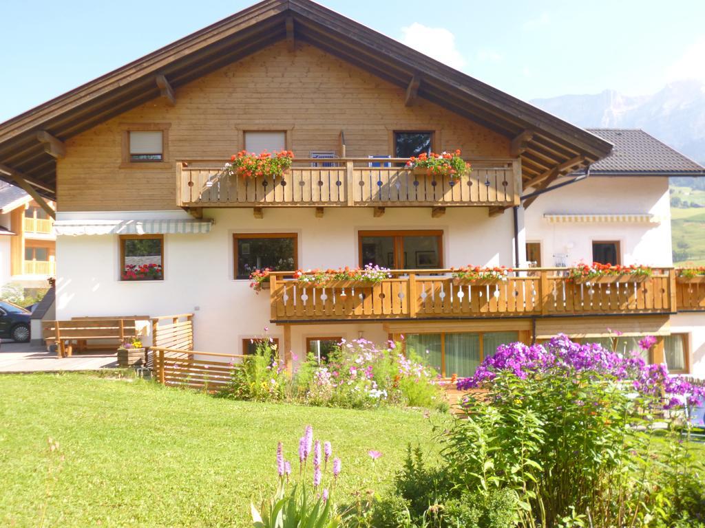 Appartamenti Genziana La Villa  Exterior foto